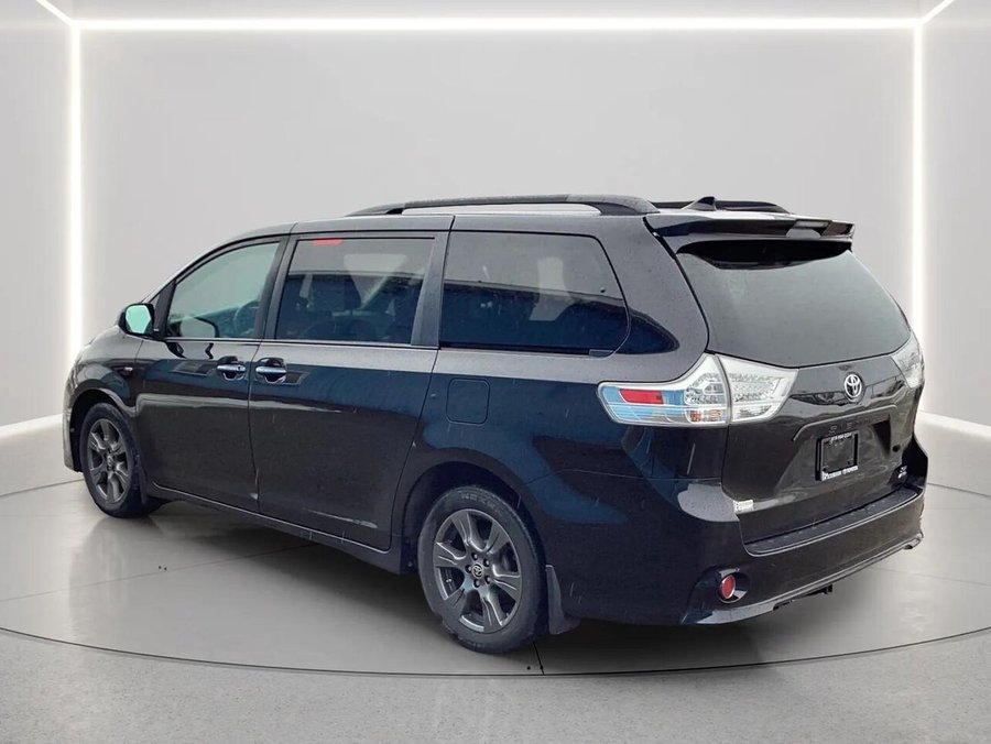 TOYOTA SIENNA SE 2020 2020 Noir minuit métallisé