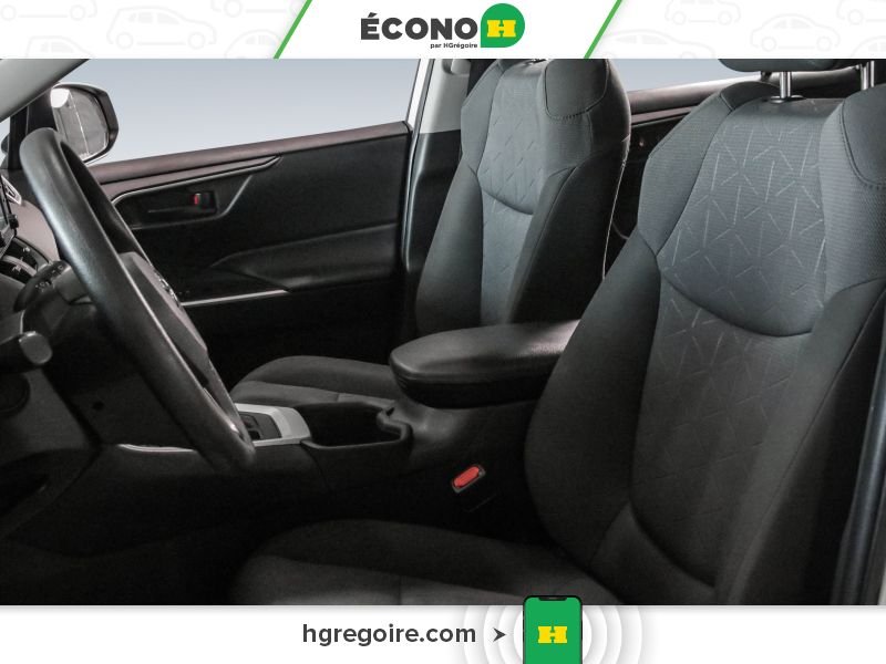2022 Toyota Rav 4 White Blainville - photo #15
