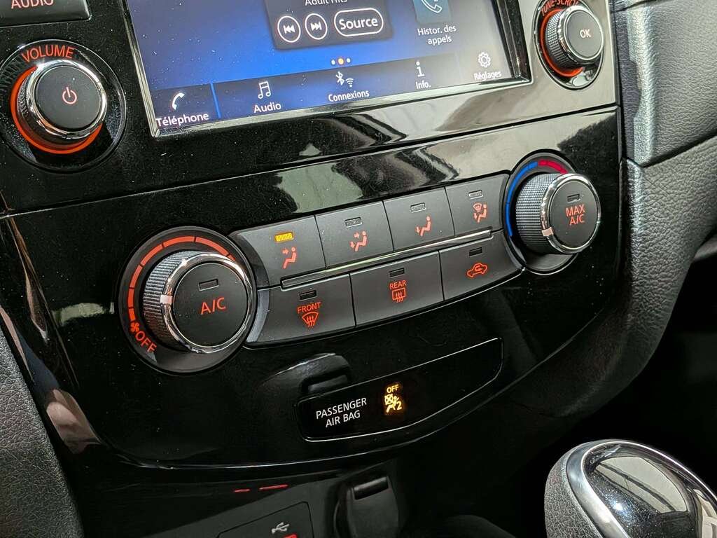 2019 Nissan Rogue AWD SV White Val-David - photo #25