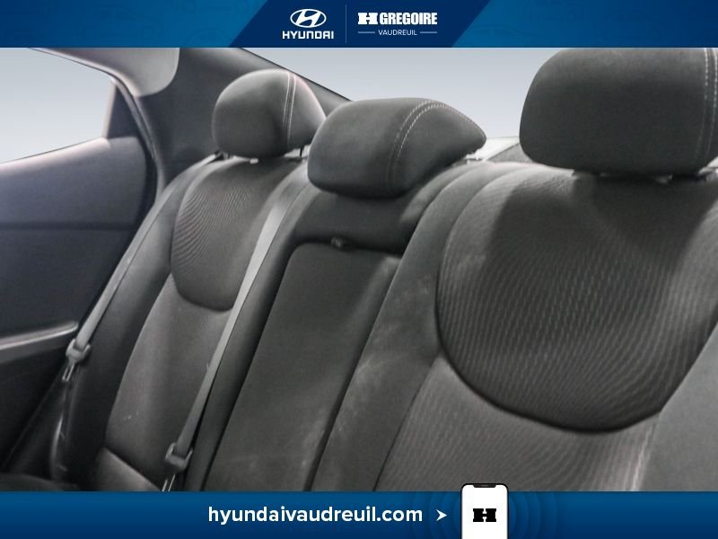 2016 Hyundai Elantra White Laval - photo #18