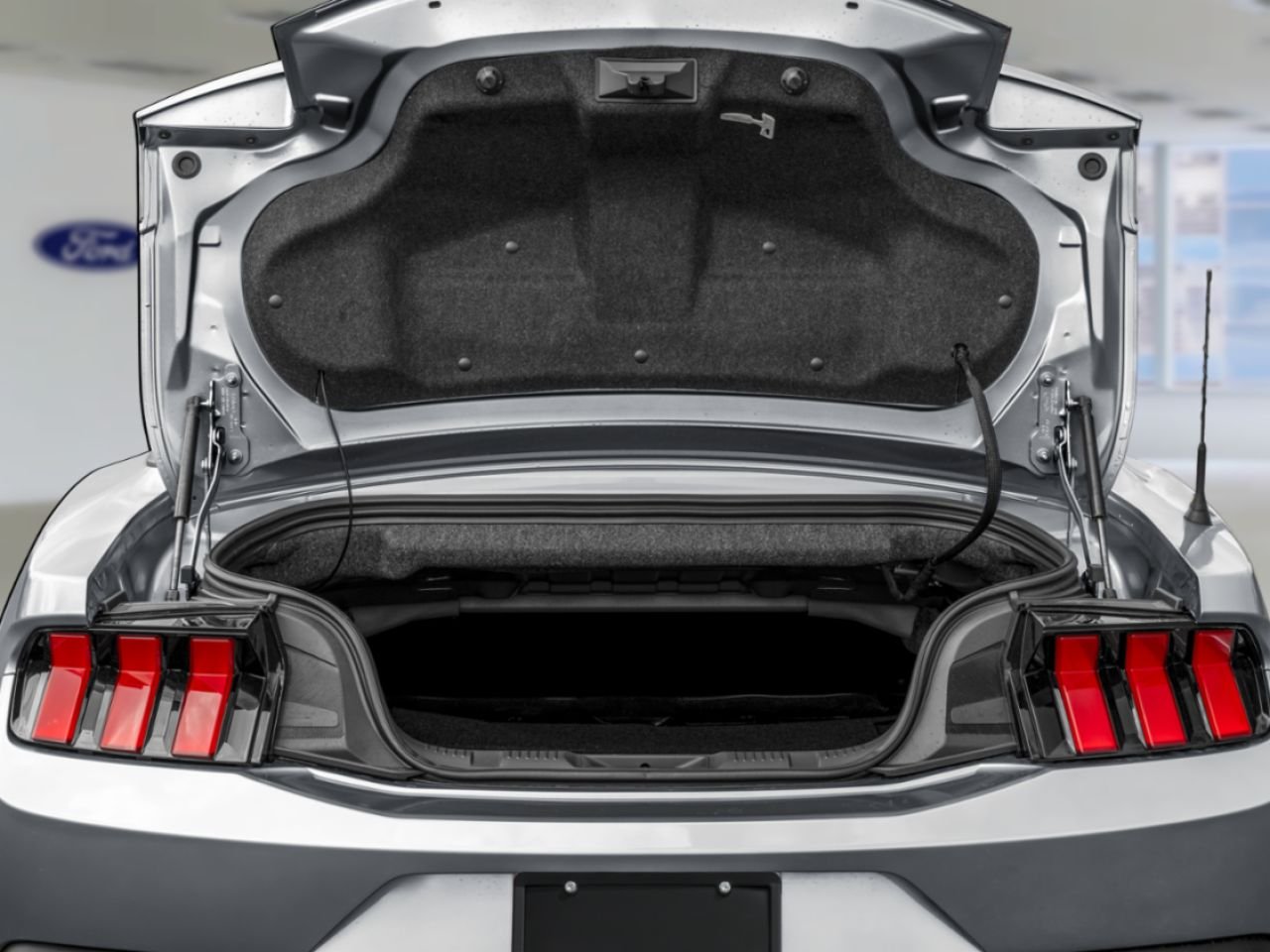 2026 Ford Mustang Shadow Black Saint-Basile-le-Grand - photo #11
