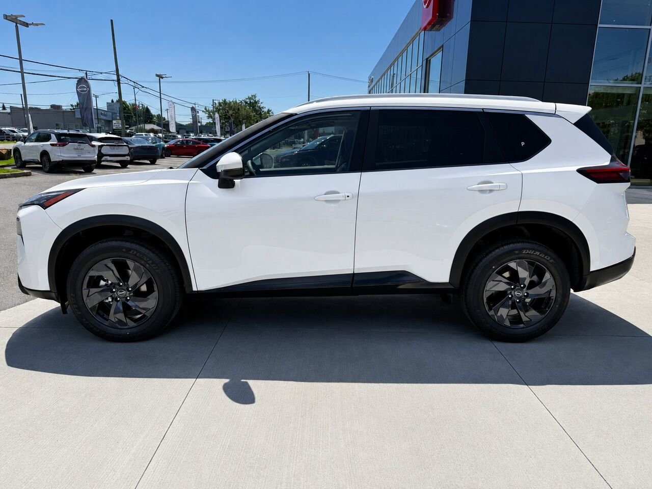 NISSAN Rogue ROGUE SV TOIT OUVRANT 2026 Blanc Everest nacré triple couche Châteauguay - photo #1