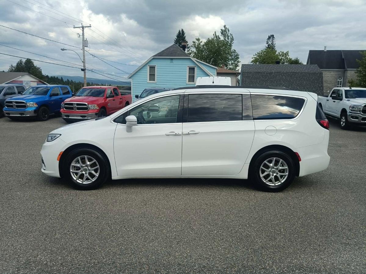 2022 Chrysler Pacifica White Lac Mégantic - photo #4