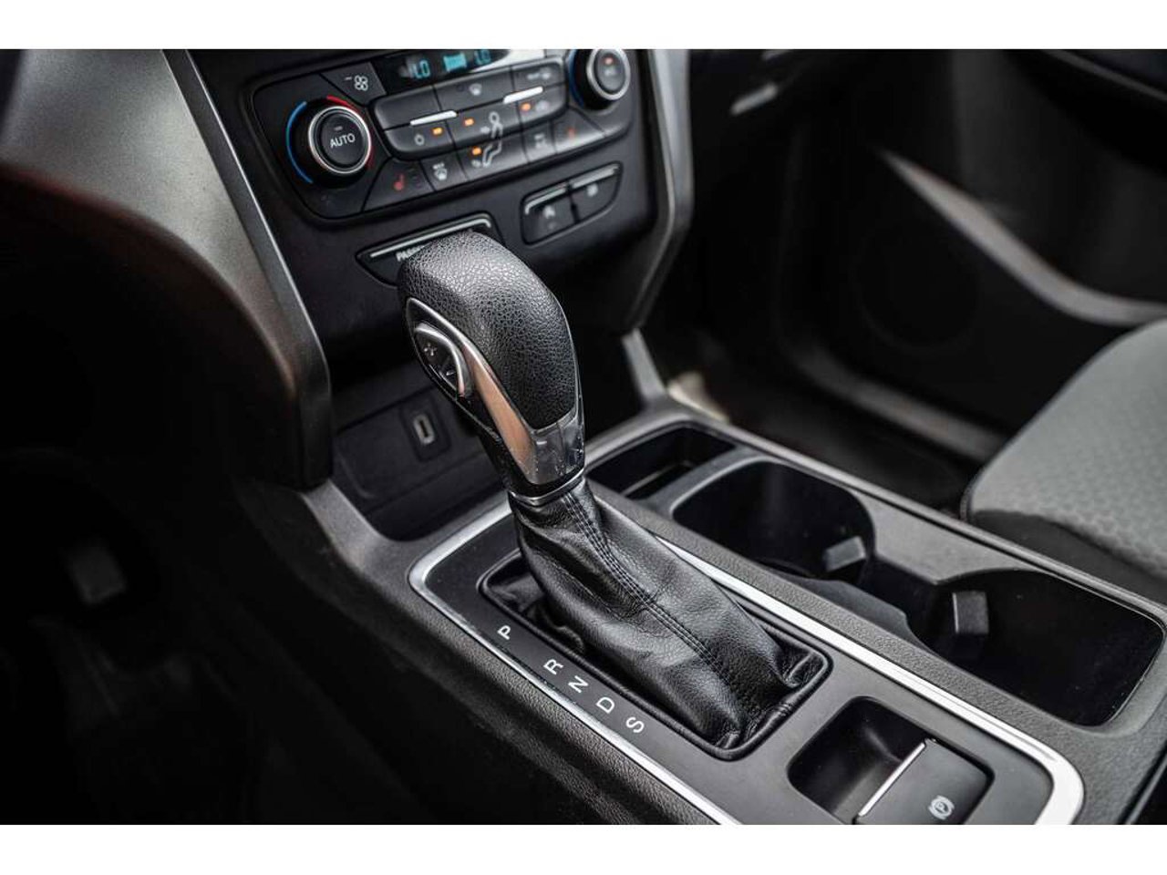 2018 Ford Escape gray Sainte-Julienne - photo #24