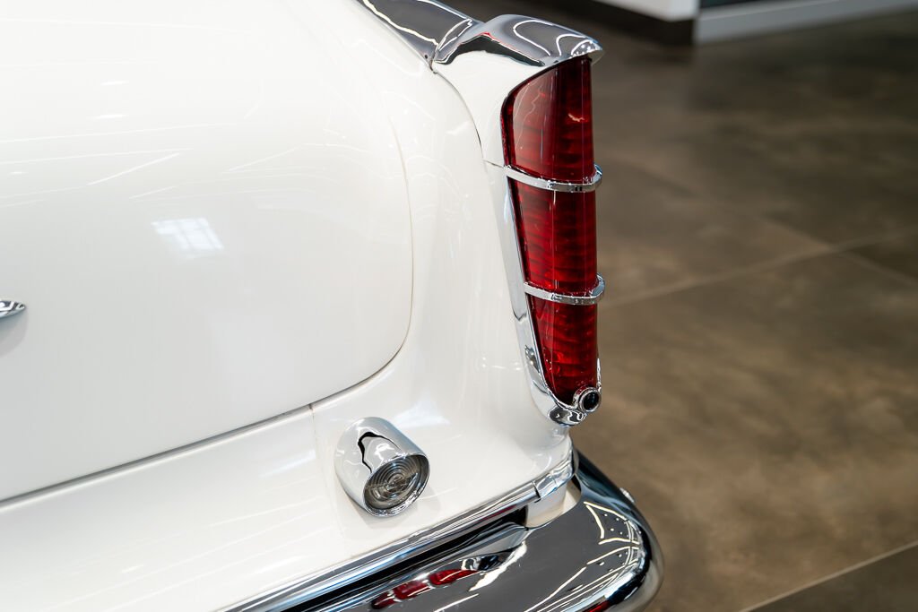 Chrysler New Yorker PRIX IN USD St.Regis | CAR IN MILES 1955 Rouge Montréal - photo #38