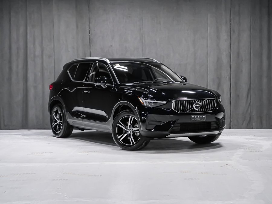 2025 Volvo XC40 B5 CORE BRIGHT CLIMATE Black
