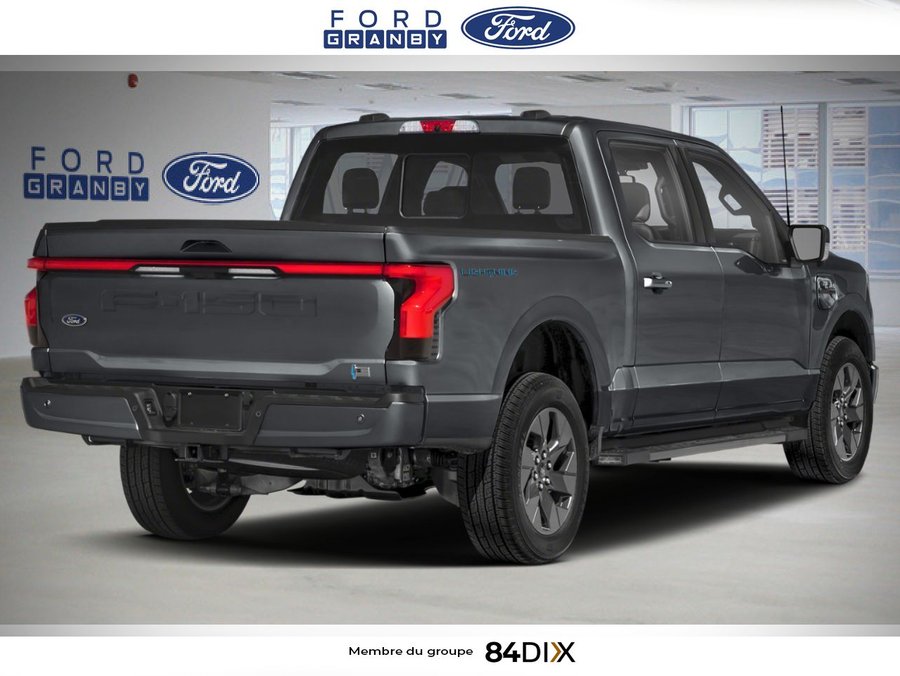 Ford F-150 Lightning LARIAT cabine SuperCrew 4RM caisse de 5,5 pi 2025 Gris carbonisé métallisé