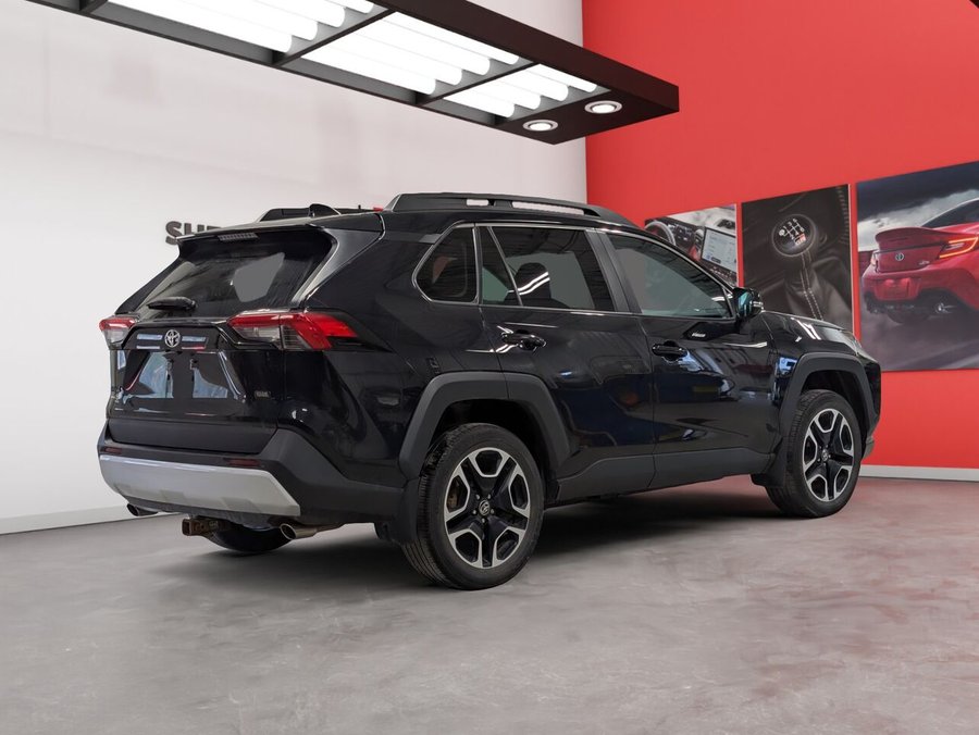 2021 Toyota RAV4 2021 Black