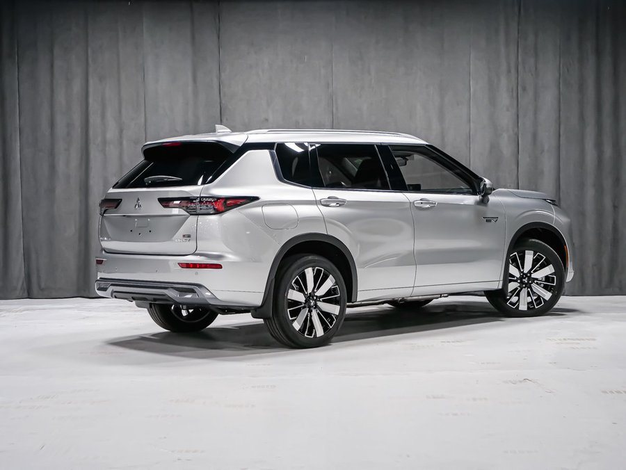 Mitsubishi Outlander PHEV GT 2026 Fini Gris pierre de lune de qualité supérieure