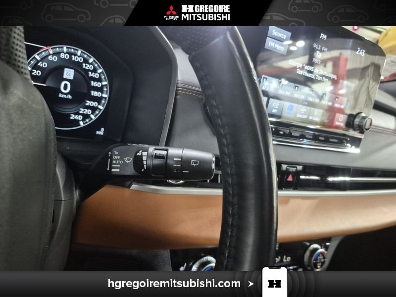 2023 Mitsubishi Outlander Plug-In Hybrid White Blainville - photo #23