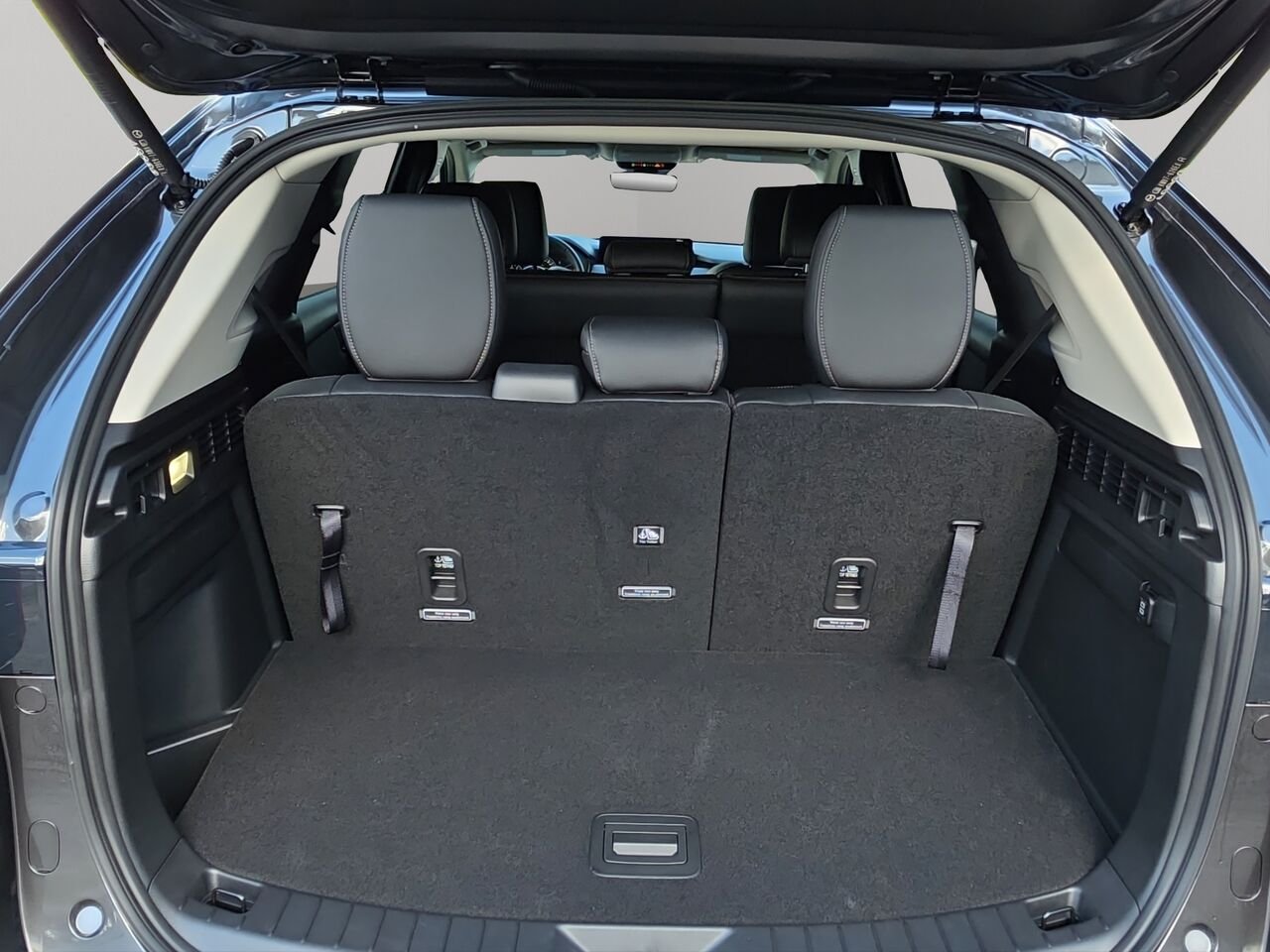 2026 Mazda CX-90 MHEV GS-L TI Machine Grey Metallic Val-David - photo #22