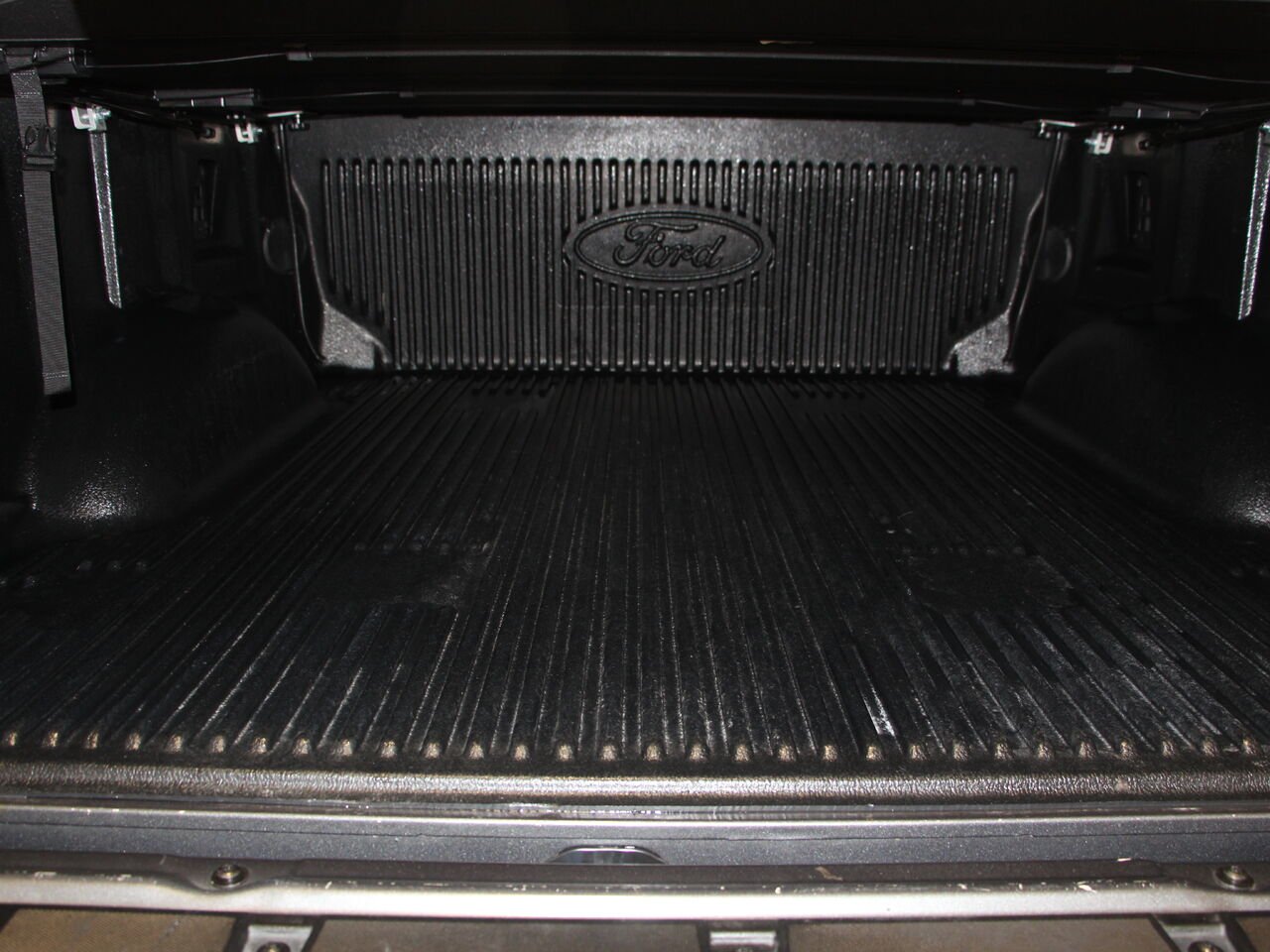 2025 Ford F-150 Lightning LARIAT Grey Châteauguay - photo #7