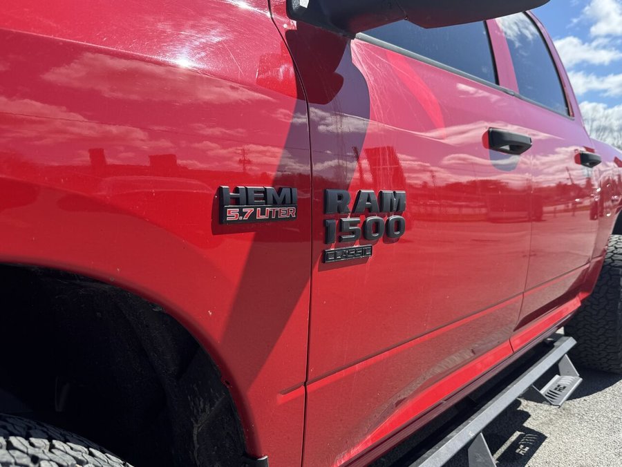 Ram 1500 Classic Express Night 2019 2019 Rouge