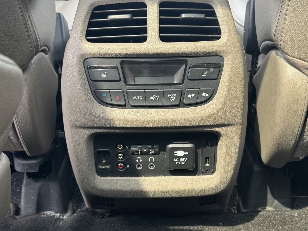 Honda Pilot Touring 2016 Noir Granby - photo #13