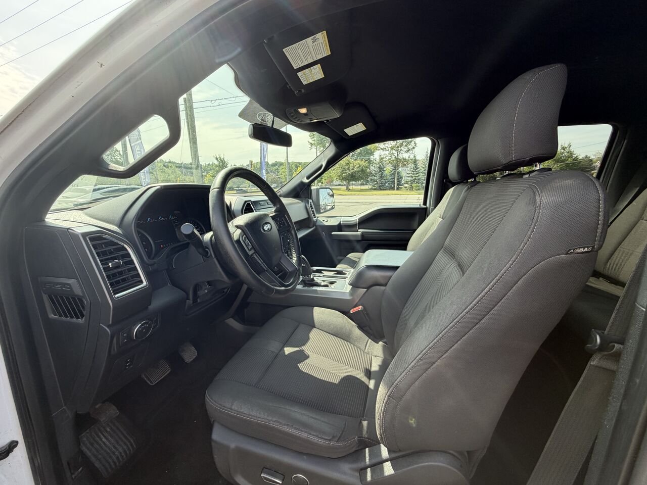 2016 Ford 150 XLT 302 White Montmagny - photo #8