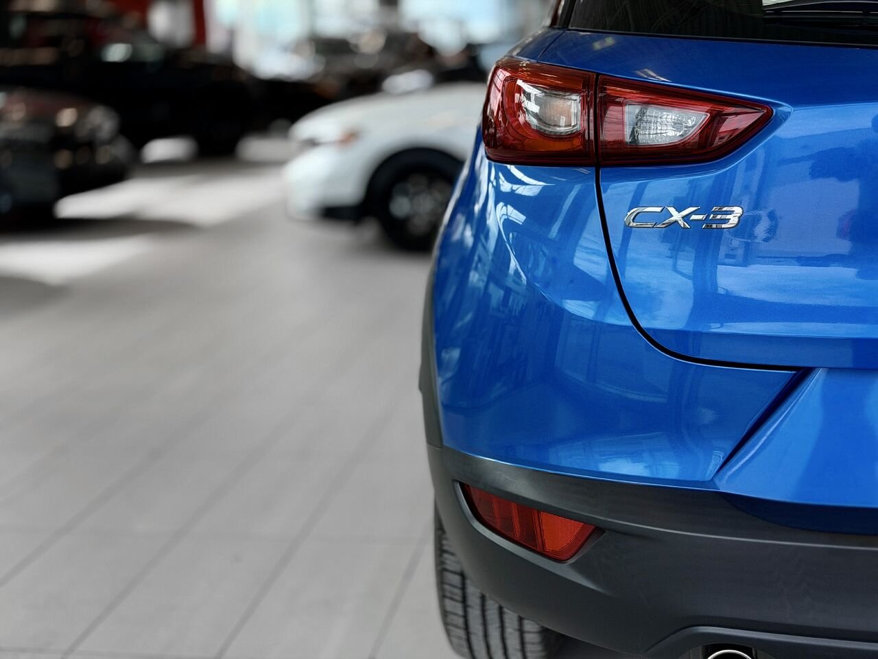 2017 Mazda CX-3 Blue Notre-Dame-des-Prairies - photo #9