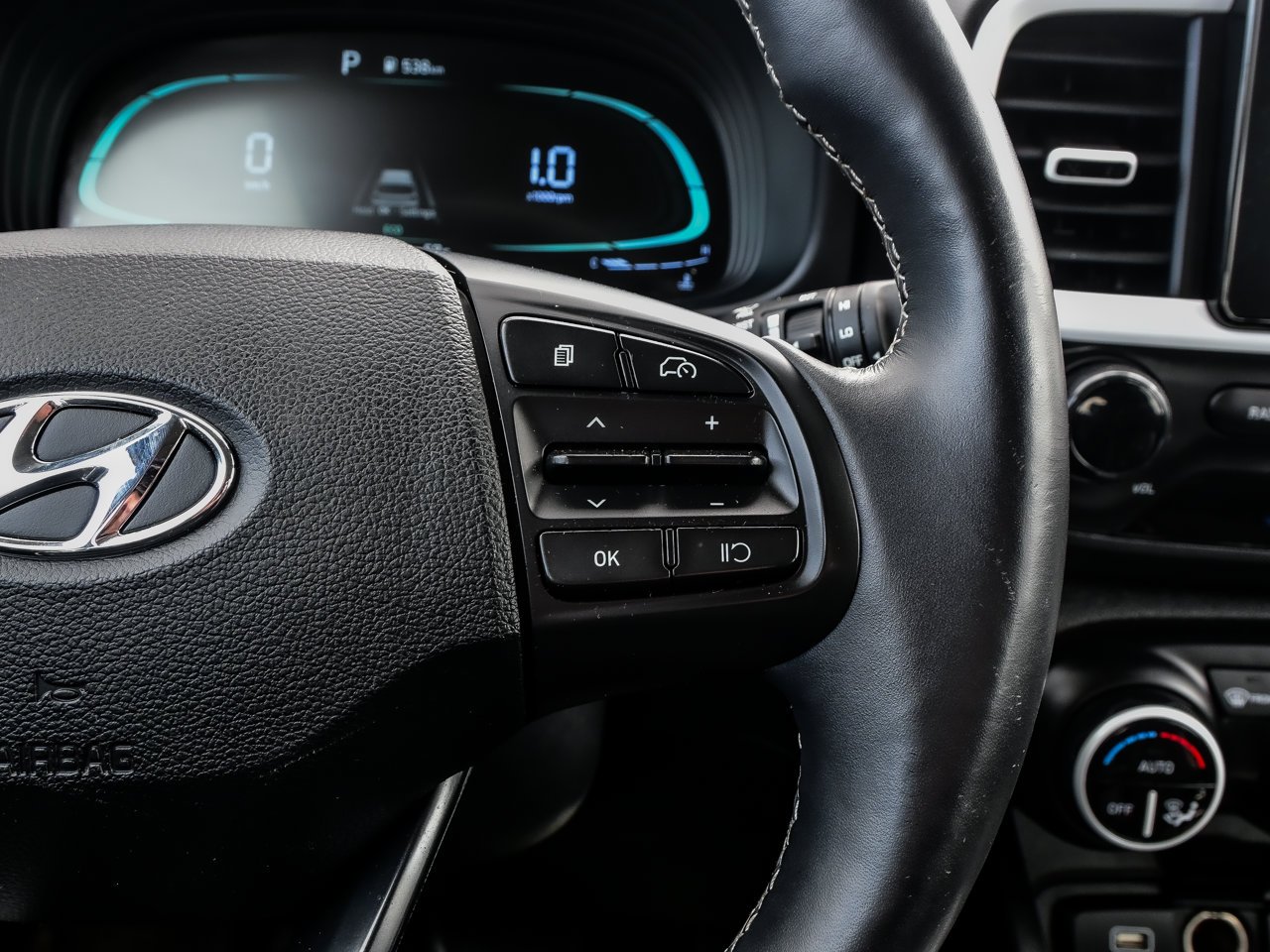 2025 Hyundai Venue Ultimate IVT w/Black Interior Grey Sherwood Park - photo #22
