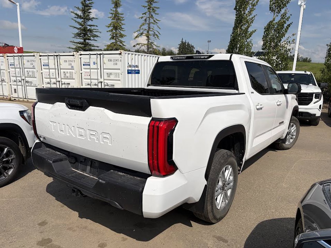 2025 Toyota Tundra 4x4 Crewmax SR White Sherwood Park - photo #4