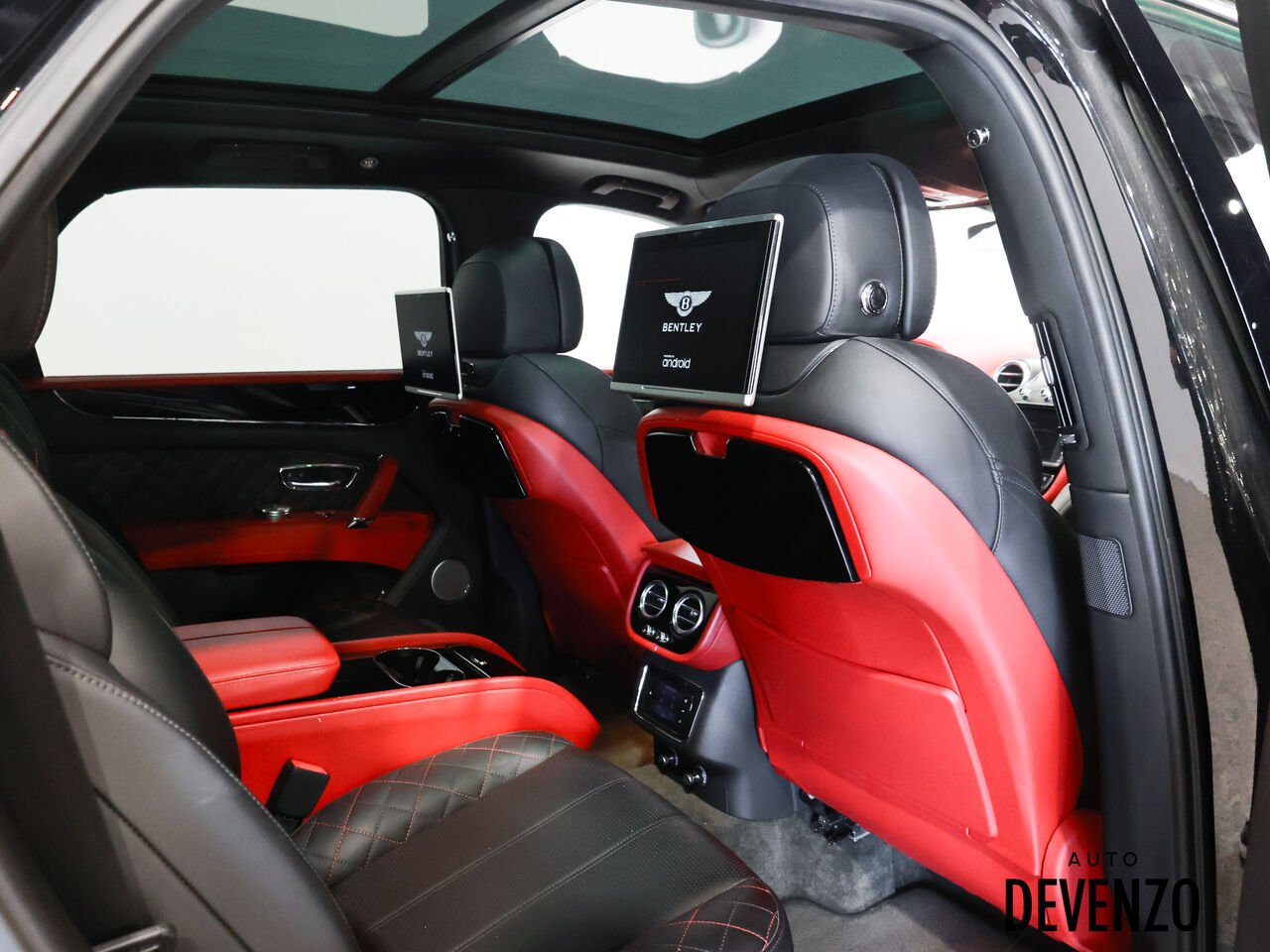 2017 Bentley Bentayga Black Saint-Eustache - photo #8