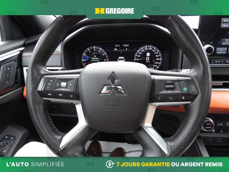 Mitsubishi Outlander 2023 Gris Blainville - photo #17