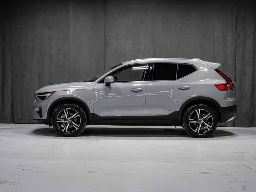 2025 Volvo XC40 B5 CORE BRIGHT CLIMATE Grey