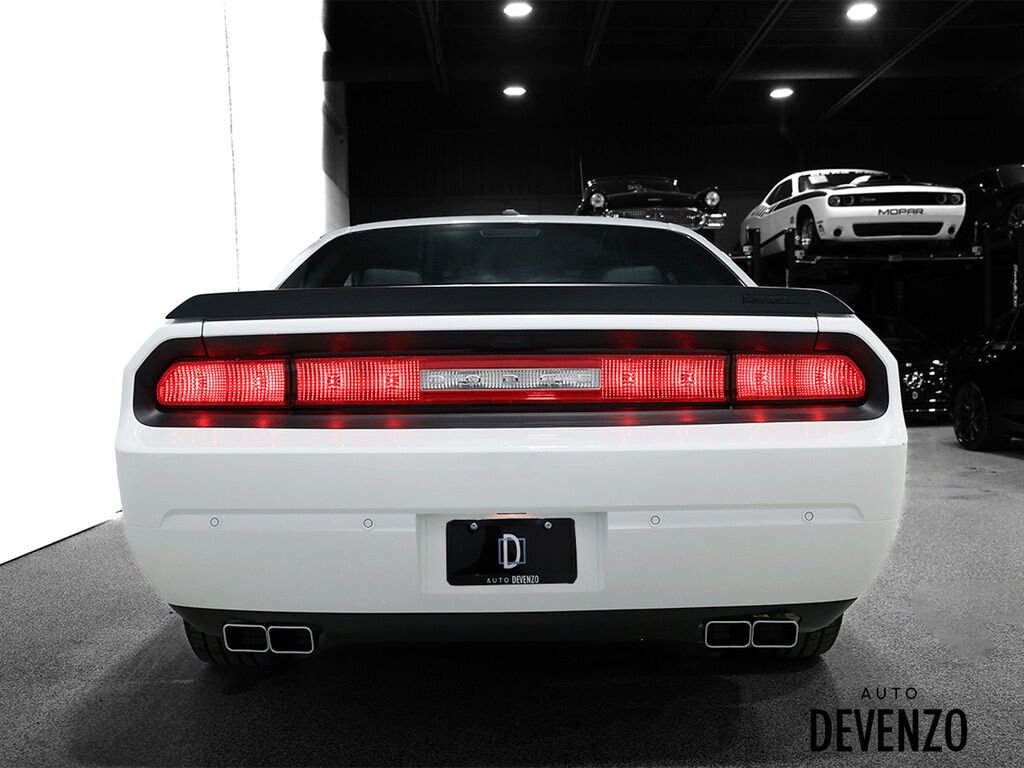 2014 Dodge Challenger White Saint-Eustache - photo #3