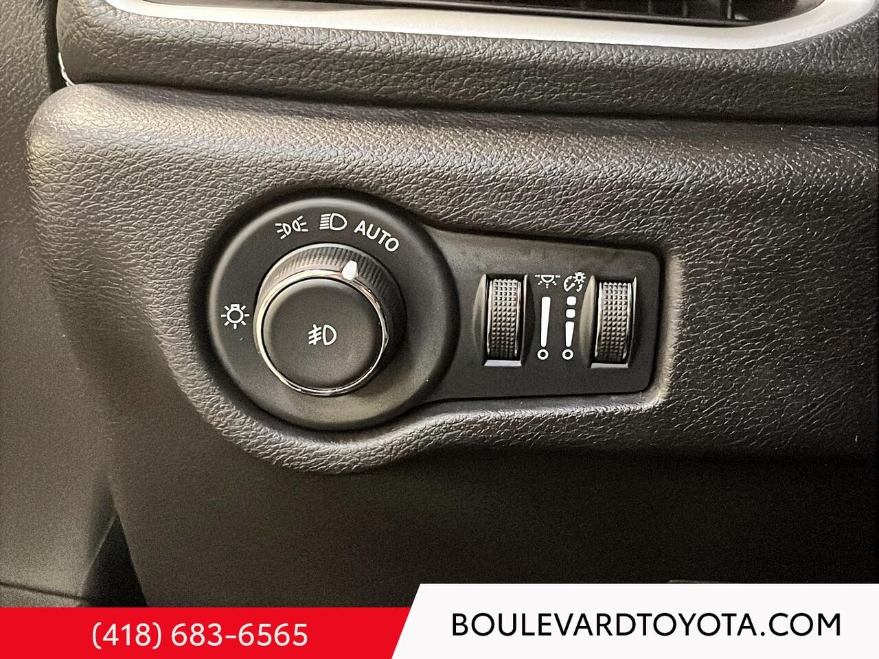 2022 Chrysler Pacifica 100232A-096 | TOURING Black Québec - photo #11