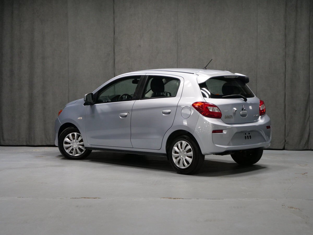 Mitsubishi Mirage ES 2018 Argent Montréal - photo #3