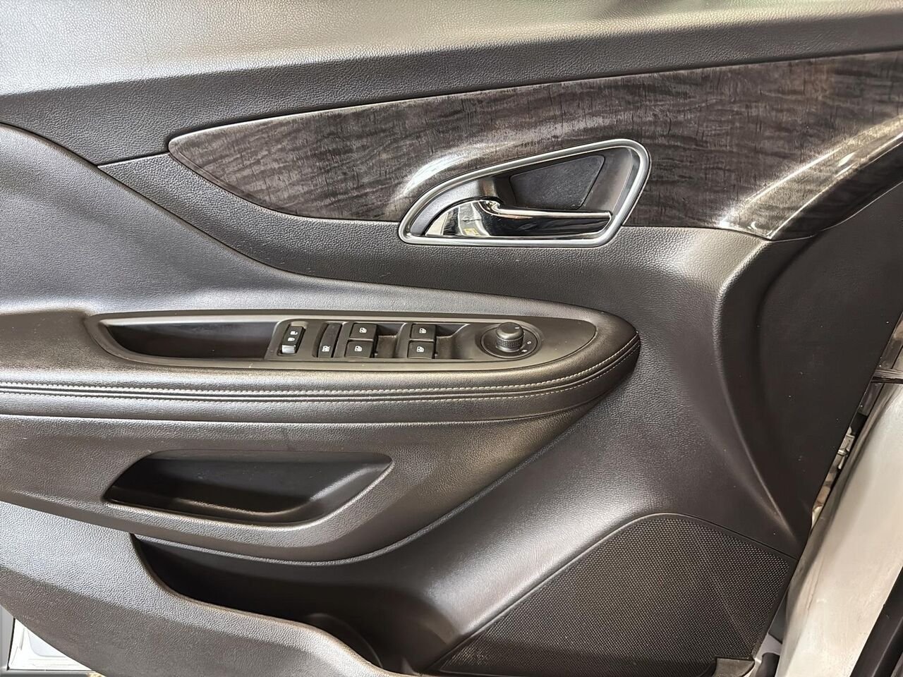 2016 BUICK ENCORE AWD Silver Saint-Hyacinthe - photo #12