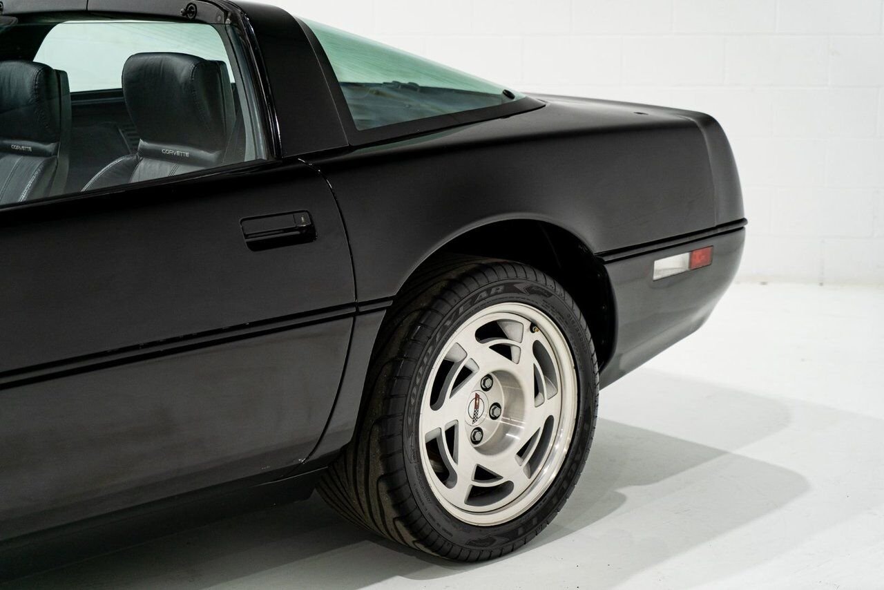 1990 Chevrolet Corvette ZR1 | PRIX EN USD Black Montreal - photo #36