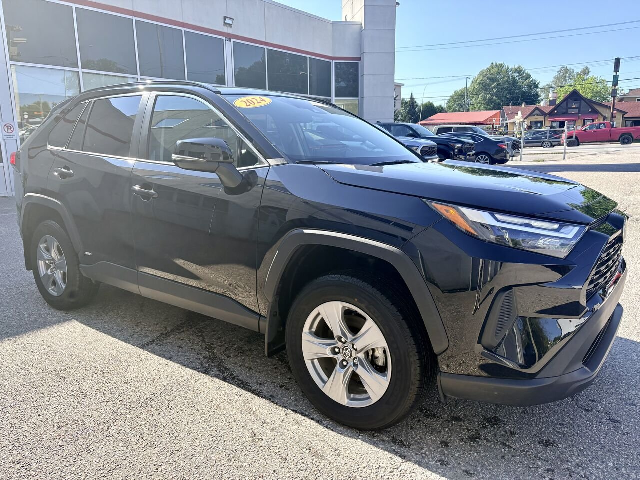 2024 Toyota RAV4 Black Mont-Laurier - photo #6