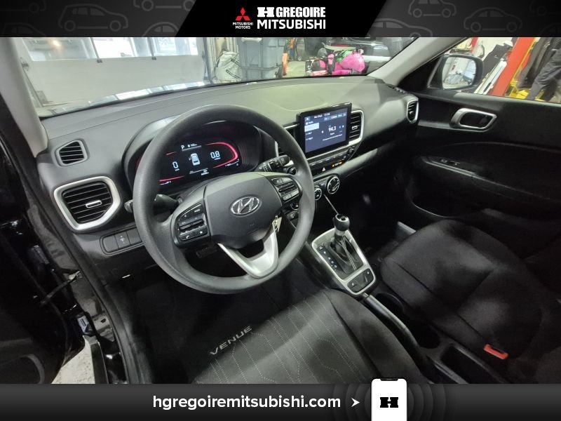 2023 Hyundai Venue Black Blainville - photo #16