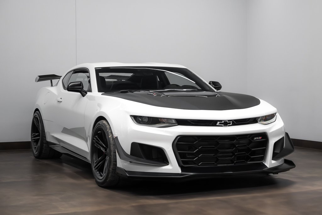 2018 Chevrolet Camaro 2dr Cpe ZL1 | 1LE PACKAGE White Kirkland - photo #2