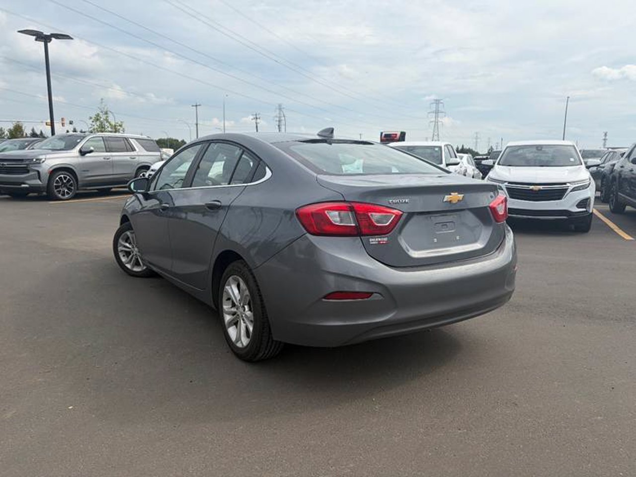 2019 Chevrolet Cruze 4dr Sdn LT Grey Sherwood Park - photo #3