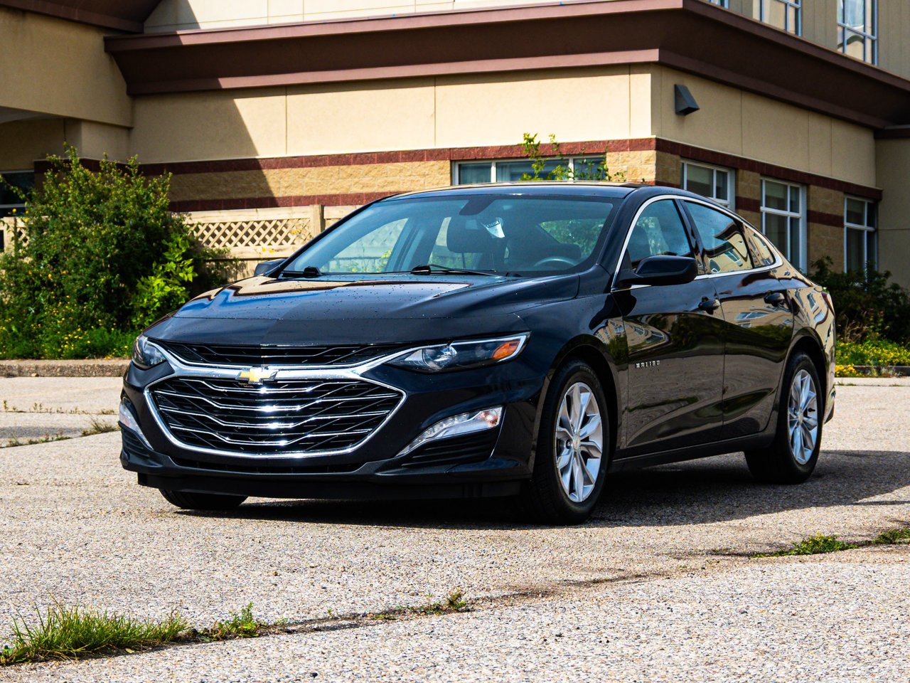 2022 Chevrolet Malibu 4dr Sdn LT Grey Sherwood Park - photo #3