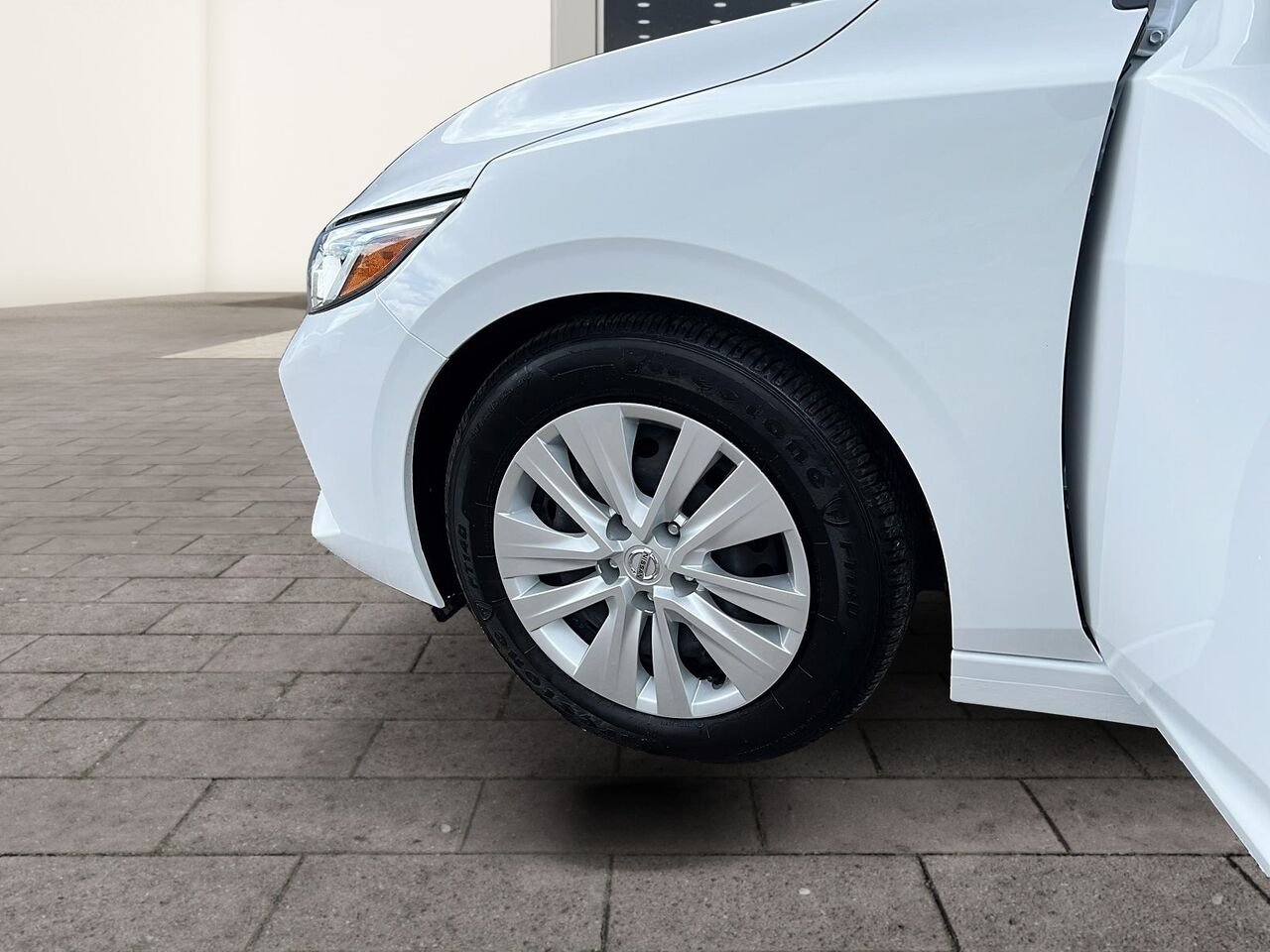 2022 Nissan Sentra S White Québec - photo #6