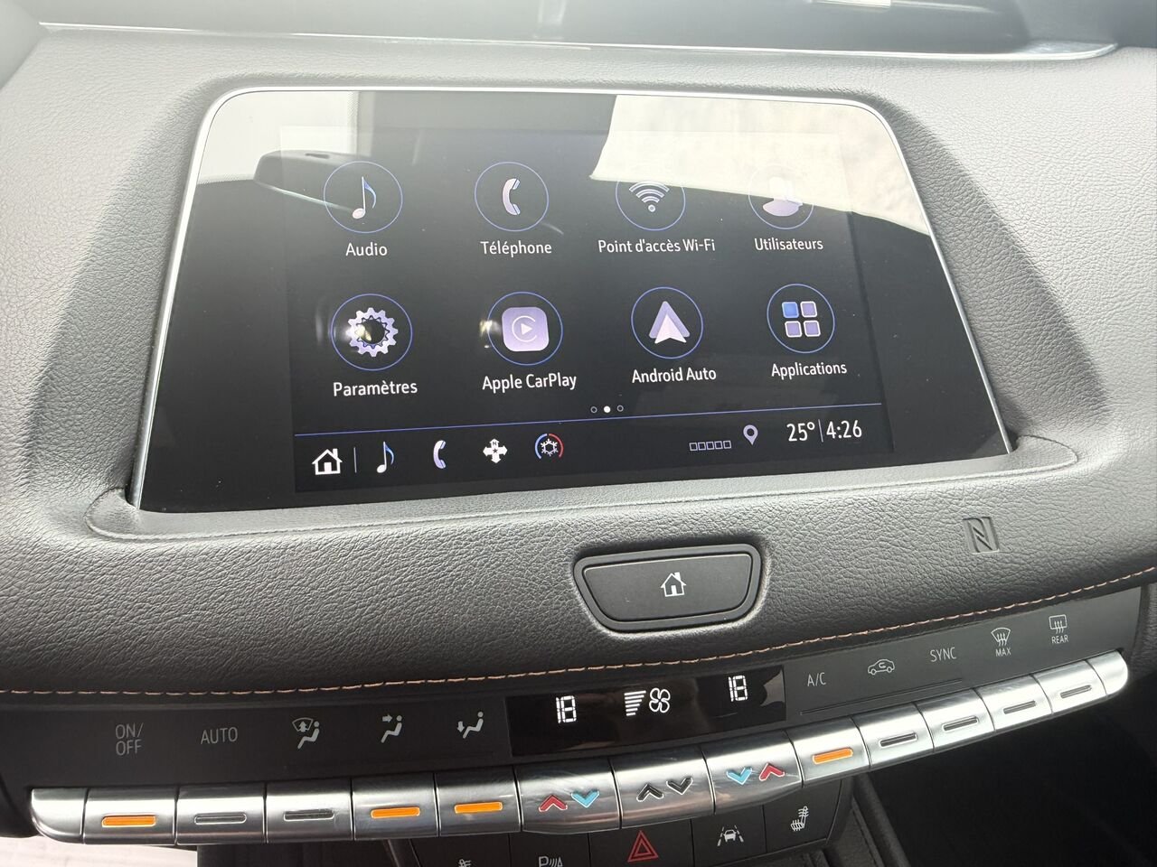 2019 Cadillac XT4 SPORT AWD Orange Laval - photo #11