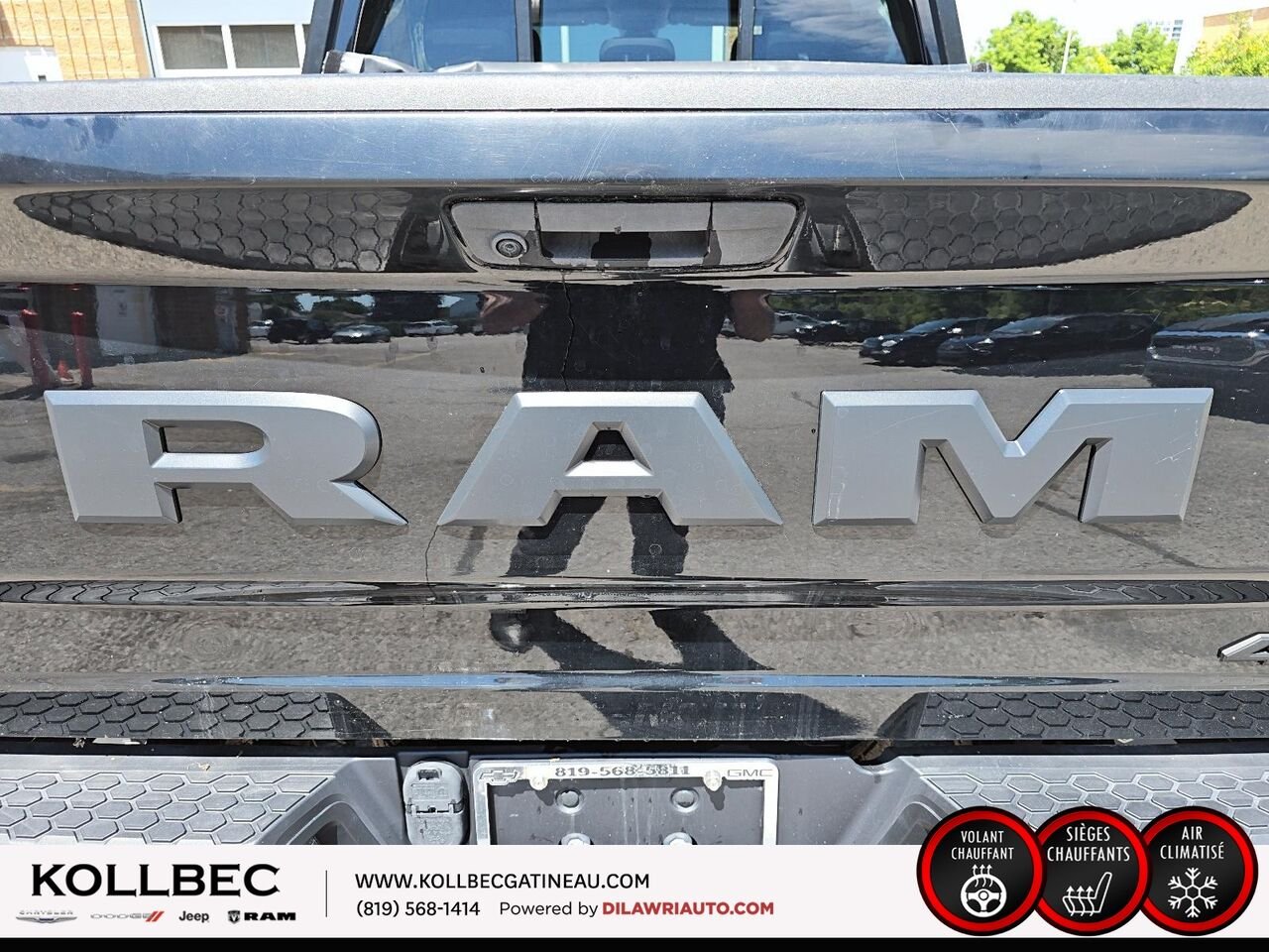RAM 1500 CLASSIC Express Night Edition Crewcab 4x4 2023 Noir Ottawa & Gatineau - photo #16