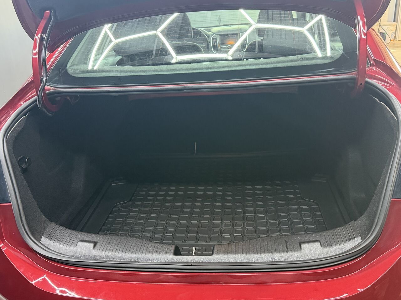 2019 Chevrolet Cruze Red Blainville - photo #9