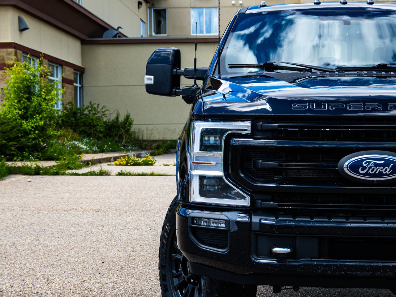 2022 Ford Super Duty F-350 SRW Platinum 4WD Crew Cab 6.75' Box Black Sherwood Park - photo #5