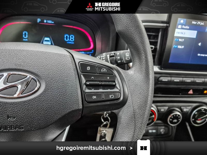 2023 Hyundai Venue Black Saint-Eustache - photo #21