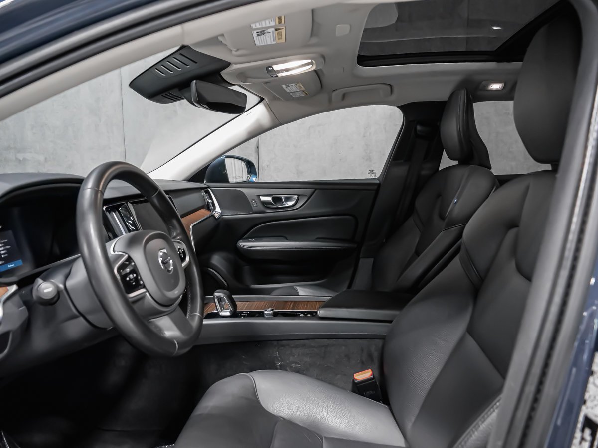2023 Volvo V60 Cross Country B5 CORE CLIMATE Blue Montreal - photo #11