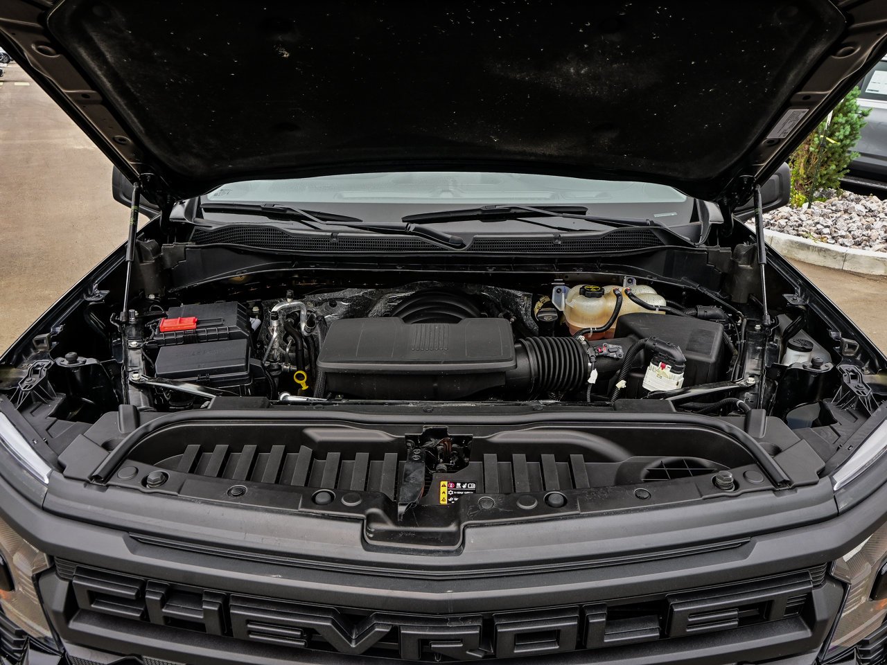 2025 Chevrolet Silverado 1500 4WD Crew Cab 147 Custom Trail Boss Black Sherwood Park - photo #8