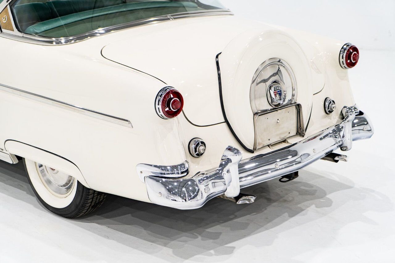 Ford Crestline Skyliner rare glass top long term ownership 1954 Blanc Montréal - photo #33