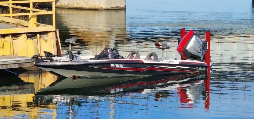 2017 BASS CAT CARACAL 2017 Red