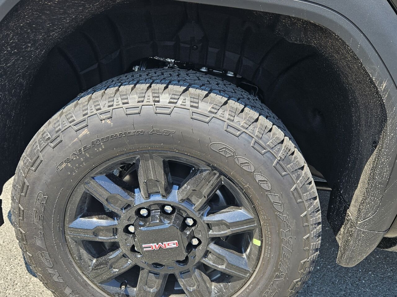 GMC Sierra 2500HD AT4 cabine multiplace 4RM 159 po 2026 Noir onyx Thetford Mines - photo #19