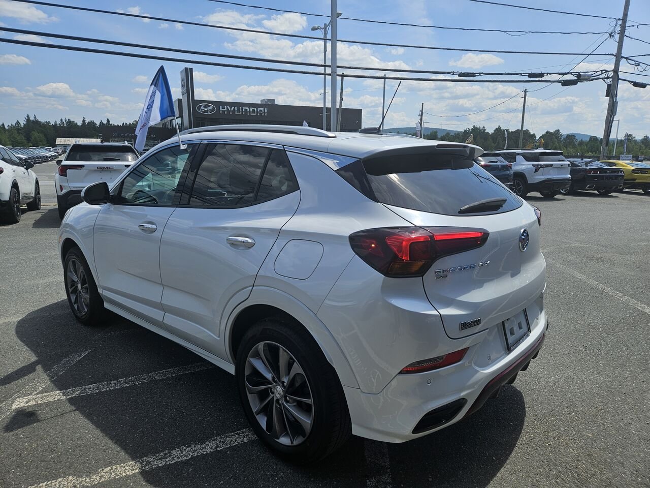 2022 Buick Encore GX Essence 4 portes TI White Thetford Mines - photo #2
