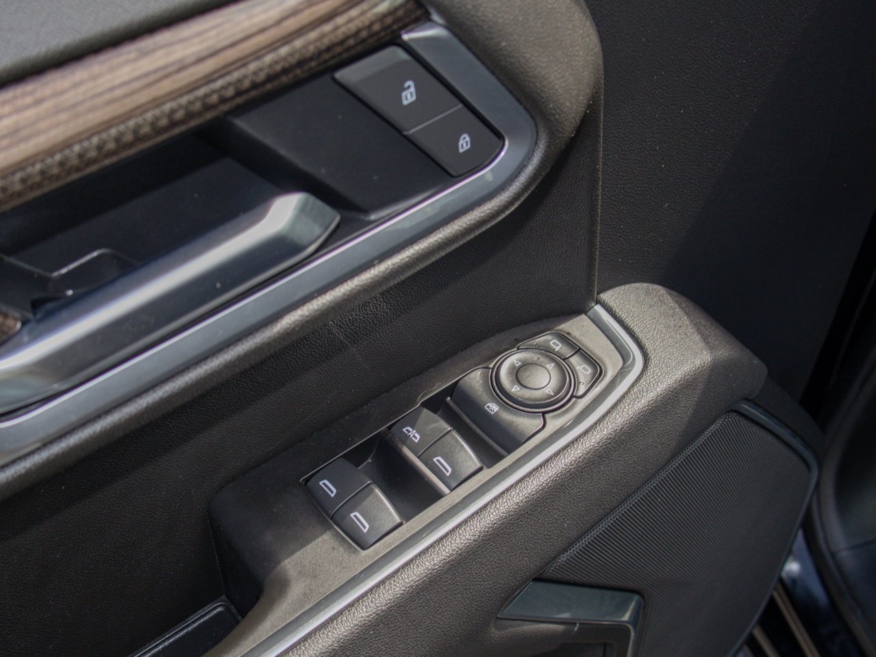 2025 Chevrolet Silverado 1500 4WD Crew Cab 147 LT Black Sherwood Park - photo #18