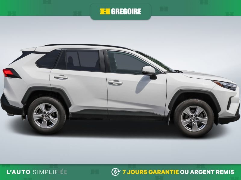 2022 Toyota Rav 4 White Laval - photo #10
