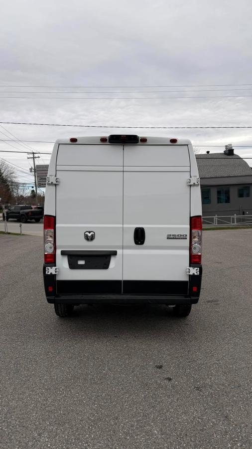 2023 RAM ProMaster Cargo Van White Lac Mégantic - photo #4
